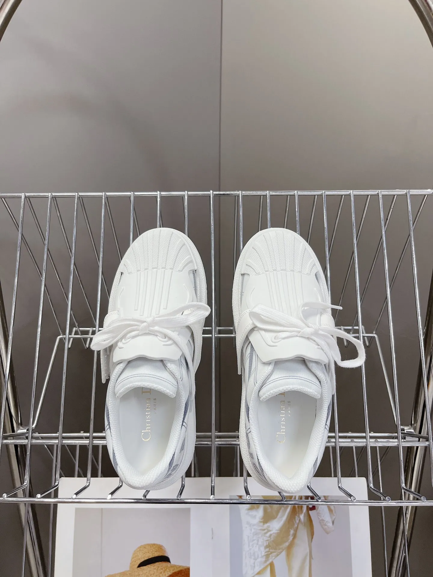 👟👟Ex-factory price 480👟👟 Women's Shoes Women's Clothing Women's Shoes Women's Clothing DIOR Dior classic shell-toe sneakers, genuine purchase and development, perfect one-to-one reproduction ✔️Cow leather upper ➕Transparent film, classic shell outsole, very comfortable on top, genuine full set of packaging, transparent outsole, size 35-41